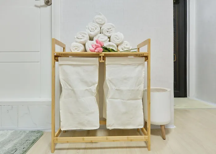 New Sinchon 5min, 3room, Near Hongdae,ddp, Seongsu 20min, Free Wifi,ott *
