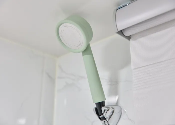 New Sinchon 5min, 3room, Near Hongdae,ddp, Seongsu 20min, Free Wifi,ott