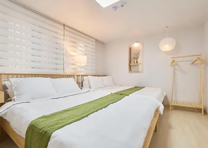 Hotel New Sinchon 5min, 3room, Near Hongdae,ddp, Seongsu 20min, Free Wifi,ott Séoul