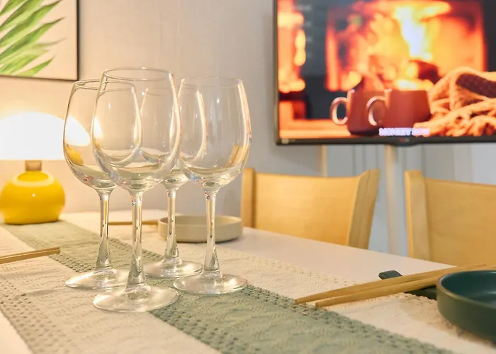 New Sinchon 5min, 3room, Near Hongdae,ddp, Seongsu 20min, Free Wifi,ott Hotel *