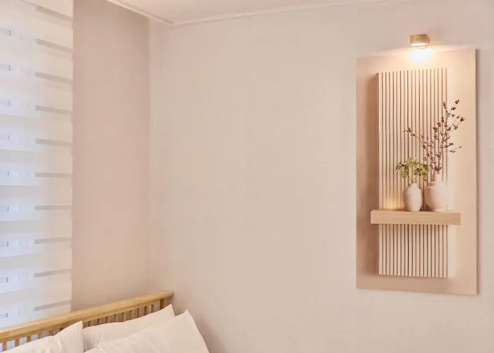 New Sinchon 5min, 3room, Near Hongdae,ddp, Seongsu 20min, Free Wifi,ott Hotel
